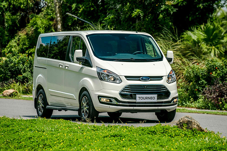 Tại thị trường Việt Nam, Ford Tourneo hiện bán 2 phiên bản Titanium và Trend với giá bán lần lượt là 1,069 tỷ đồng và 999 triệu đồng. Mới đây, đại diện Ford Việt Nam đã xác nhận sẽ ngừng lắp ráp, phân phối mẫu xe này tại Việt Nam.
