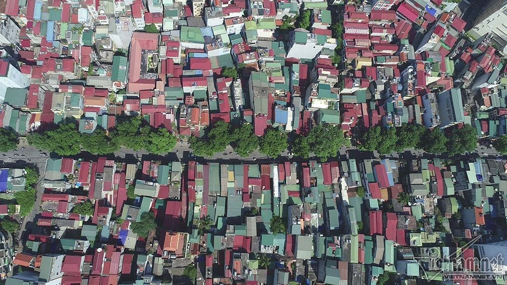 Dự án cũng sẽ mở các ngõ ngang theo quy hoạch năm 1999 tại ngõ 879 Đê La Thành (dốc bệnh viện Nhi Trung ương) và đường vào bệnh viện Phụ sản Hà Nội