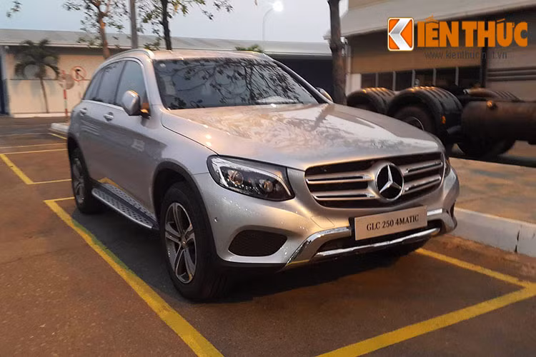 Dựa trên nền tảng chassis dẫn động cầu sau MRA hoàn toàn mới của Mercedes, GLC sở hữu thiết kế theo phong cách mới nhất "Sensual Purity", được chấp bút bởi Phó Chủ tịch phụ trách Thiết kế tập đoàn Daimler AG – Gorden Wagener.