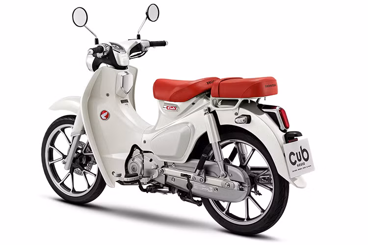 Honda Super Cub C125 The Craftpiece cũng giống như phiên bản hiện hành, vẫn sử dụng động cơ xi-lanh đơn 125cc, làm mát bằng không khí, kết hợp hệ thống phun xăng điện tử PGM-FI.