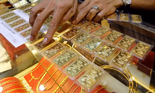 Gia vang hom nay 5/12: Donald Trump don tin vui, vang tang dung nguoc