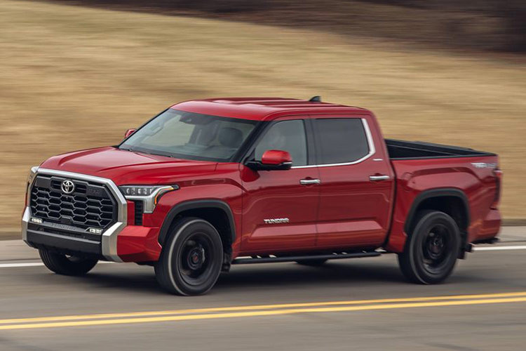 Hon 102.000 xe Toyota bi trieu hoi do nguy co loi dong co