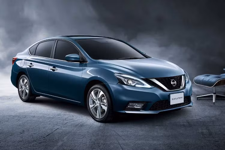 Mẫu sedan cỡ C Nissan Sylphy thế hệ hiện tại đã lần đầu tiên trình làng tại triển lãm Ô tô Trung Quốc 2012. Đã 7 năm trôi qua nhưng Nissan Sylphy vẫn chưa được giới thiệu thế hệ mới, trái ngược với những đối thủ cùng phân khúc như Mazda3, Toyota Corolla Altis hay Honda Civic.