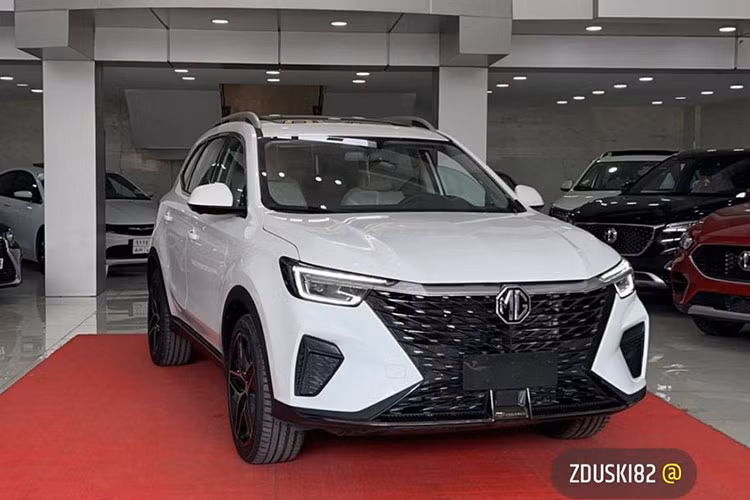 Thay vào đó, xe chỉ có 6 túi khí, camera 360 độ, hệ thống kiểm soát hành trình, hệ thống chống bó cứng phanh ABS, phân phối lực phanh điện tử, trợ lực phanh, kiểm soát lực kéo, hỗ trợ khởi hành ngang dốc, cân bằng điện tử và chức năng làm khô phanh đĩa. Theo kế hoạch, MG RX5 sẽ chính thức ra mắt thị trường Việt Nam vào giữa tháng 9/2023.