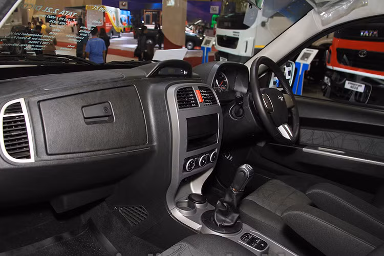 Mẫu xe bán tải Xenon Yodha hoàn toàn mới của Tata được trang bị động cơ 3.0L, cho công suất chỉ 71 mã lực và mô-men xoắn 223 Nm (164 lb-ft) ở bản BS-III, và một phiên bản cao cấp hơn sở hữu công suất 85 mã lực, mô-men xoắn 250 Nm (184 lb-ft) ở bản BS-IV.