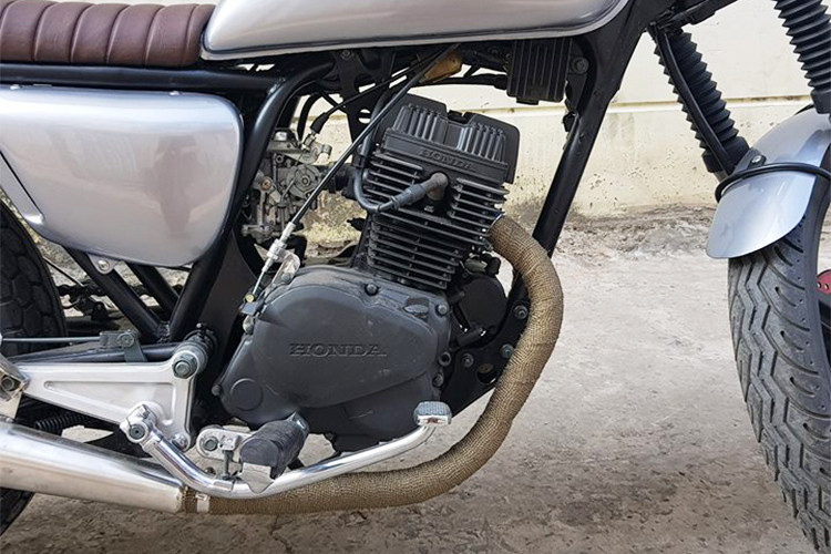 Động cơ của xe vẫn được giữ nguyên nhưng được tinh chỉnh lại sao cho phù hợp với thiết kế. Honda CB125T sử dụng động cơ 2 xi-lanh có dung tích 125cc, công suất cực đại 17 mã lực tại vòng tua máy 11.500 vòng/phút, được làm mát bằng không khí, hộp số côn tay 5 cấp.