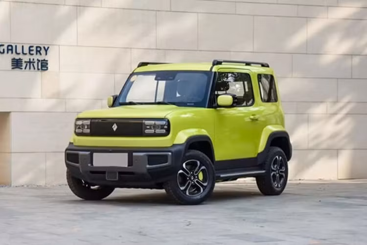  Baojun Yep Thông tin Baojun Yep được bán tại Việt Nam đã xuất hiện từ cuối năm ngoái. Đến nay, một số tư vấn viên xác nhận xe sẽ ra mắt ngay trong năm 2024 với biến thể 3 cửa và theo diện nhập khẩu nguyên chiếc. Đây sẽ là đối thủ trực tiếp của VinFast VF3, nhưng nổi bật với ngoại thất vuông vức, việt dã cùng kích thước nhỏ gọn.