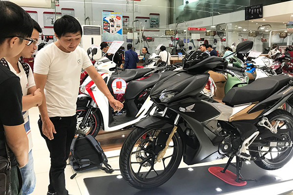 Honda Winner X tang giam gia kinh hoang, nguoi dung hoang mang-Hinh-4