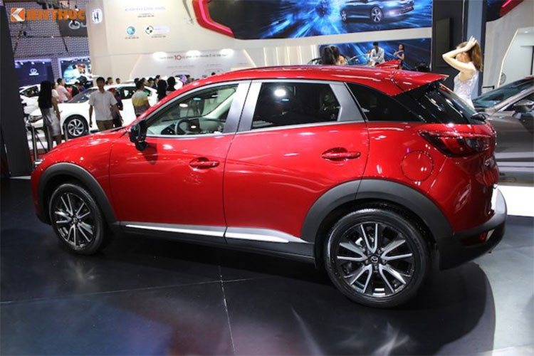 Cao hơn mức 146 mã lực và mô-men xoắn cực đại 198 Nm ở phiên bản Mazda CX-3 2017. Sức mạnh được truyền xuống cầu trước (FWD) qua hộp số tự động 6 cấp (6AT). Mức giá của xe chưa được công bố tại thị trường Việt Nam mặc dù từng được trưng bày tại VMS 2016.