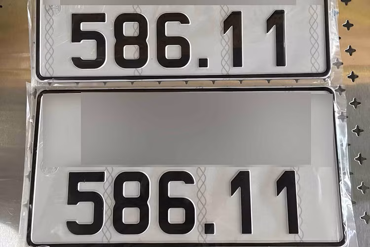 Toyota Celica là mẫu xe khá thú vị vì nó được xem như 1 trong những siêu xe Nhật ít ỏi được sản xuất bởi Toyota từ năm 1970 đến năm 2006. Chính vì vậy, việc tìm được một chiếc Toyota Celica đời 2000 tại Việt Nam ở thời điểm hiện tại để tìm không phải một chuyện dễ và đặc biệt nó lại được "Qua" Vũ ra biển số mới khá đẹp.