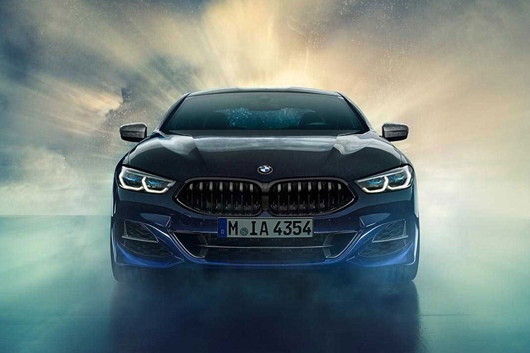Động cơ cho phép M850i xDrive 2019 tăng tốc từ 0-100 km/h trong thời gian 3,7 giây cực ấn tượng. Hiện giá xe BMW M850i Night Sky vẫn chưa được công bố. Trong khi đó, BMW M850i xDrive 2019 được bán với giá từ 125.700 Euro (tương đương 144.827 USD).
