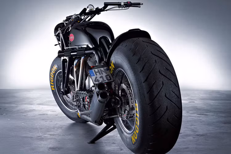 Một cổ máy đầy thách thức cho mọi tay lái dù đầy đủ kinh nghiệm hay liều mạng nhất cũng phải e dè.