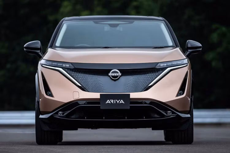 Nissan thu ve 1,2 ty do sau khi ban co phan cho Daimler-Hinh-2