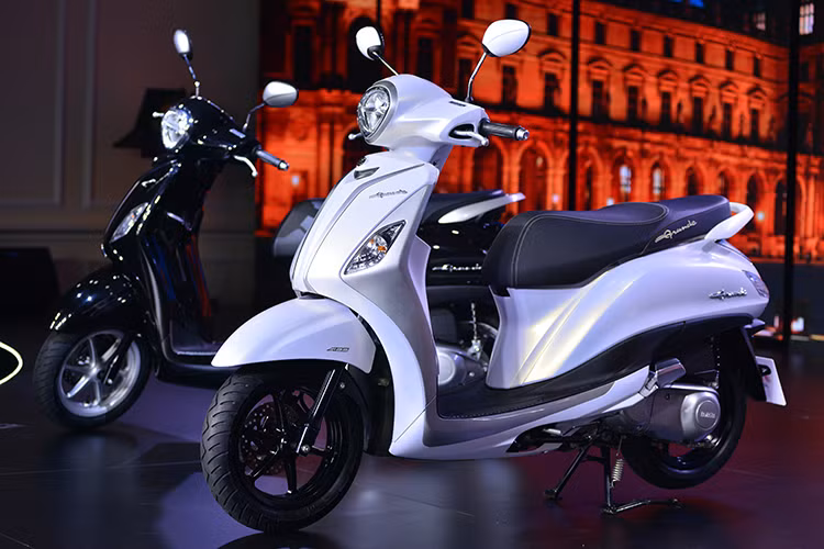 Grande hybrid thế hệ mới có kích thước 1.820 mm x 685 mm x 1.150 mm, chiều cao yên vẫn ở mức 790 mm, cao hơn 30 mm. Phiên bản tiêu chuẩn nặng 100 kg, bản ABS nặng 101 kg, trong khi đó mẫu xe cũ có khối lượng 99 kg. Mẫu xe này vẫn thừa hưởng những đường nét mềm mại từ thế hệ tiền nhiệm. Thân xe bo tròn, phù hợp với phái nữ.