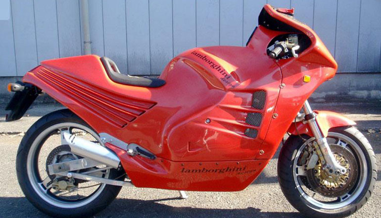 Xe môtô Lamborghini Design 90 sở hữu thiết kế thân vỏ khí động bằng sợi thủy tinh được thừa hưởng từ chiếc Countach 25th Anniversary. Đi cùng với đó là một bộ khung hợp kim và bình xăng làm bằng tay.