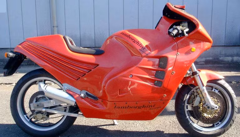 Xe môtô Lamborghini Design 90 sở hữu thiết kế thân vỏ khí động bằng sợi thủy tinh được thừa hưởng từ chiếc Countach 25th Anniversary. Đi cùng với đó là một bộ khung hợp kim và bình xăng làm bằng tay.