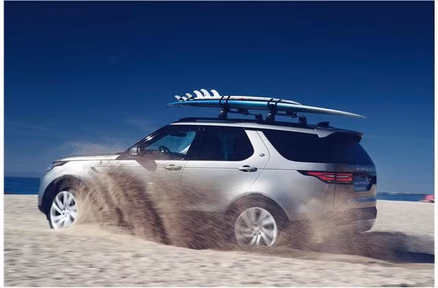 Đối với thế hệ 2018, động cơ Td6 diesel có thể trang bị cho tất cả các phiên bản, không chỉ phiên bản HSE và HSE Luxury như thế hệ 2017. Động cơ turbo-diesel V6 3,0 lít kết hợp với hộp số tự động 8 cấp cho công suất 254 mã lực và mô-men xoắn cực đại 443 lb-ft.