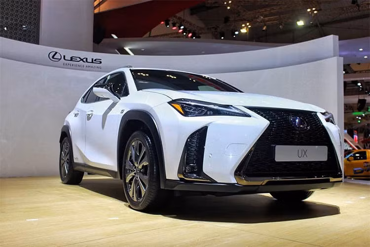 Dự kiến, giá xe Lexus UX 2019 khoảng dưới 1 tỷ Rupiah (tương đương khoảng 1,6 tỷ đồng). Hiện chưa rõ sau Indonesia, Lexus UX 2019 có được giới thiệu ở những thị trường Đông Nam Á khác như Việt Nam hay không.
