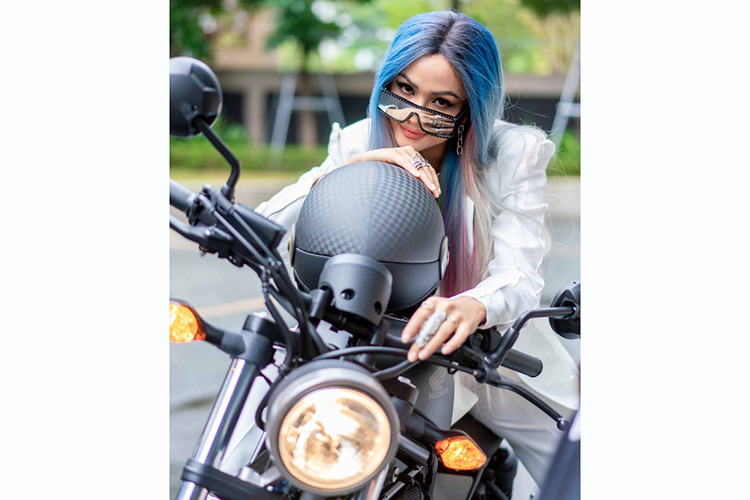 Honda Rebel 500 là sản phẩm xe môtô phân khối lớn do Honda phân phối chính thức tại thị trường Việt Nam vào tháng 3/2019. Xe mang thiết kế Bobber gọn gàng nhưng không kém phần cổ điển và hầm hố nhờ một loạt trang bị đặc trưng.