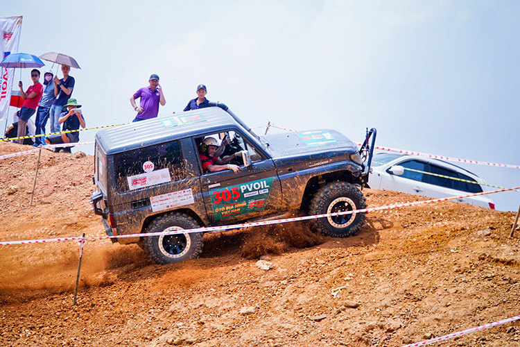 Trong mùa giải lần thứ 12, bên cạnh hàng trăm màn trình diễn hấp dẫn trên các đường đua địa hình, BTC cũng sẽ mang tới nhiều hoạt động giúp khán giả có thêm cơ hội tương tác với giải đua như theo dõi giải đua ôtô địa hình điều khiển từ xa HORC đầy mới lạ.