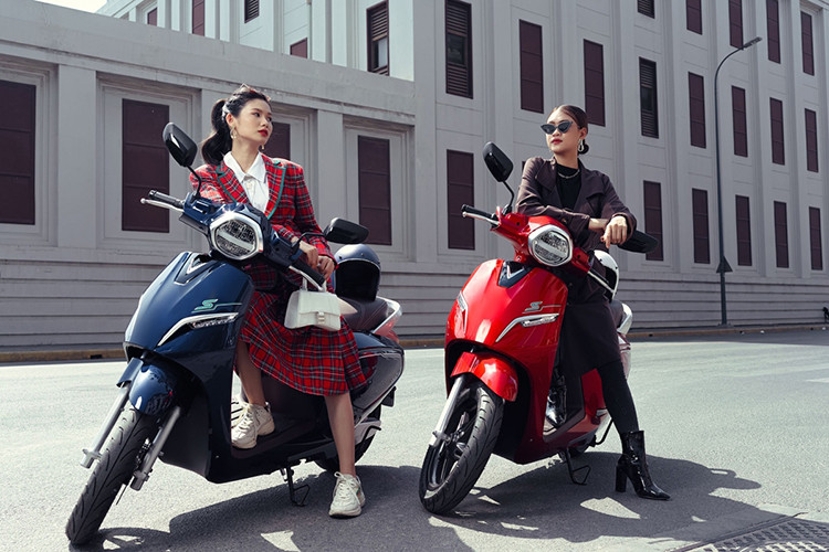 Môi trường làm việc - Bên cạnh những yếu tố đã nêu, khi lựa chọn mua xe tay ga bạn cũng cần quan tâm tới thương hiệu và các chính sách hậu mãi sau này. Ngoài ra, môi trường làm việc cũng là một yếu tố quyết định khi bạn mua một chiếc xe ga nào đó.