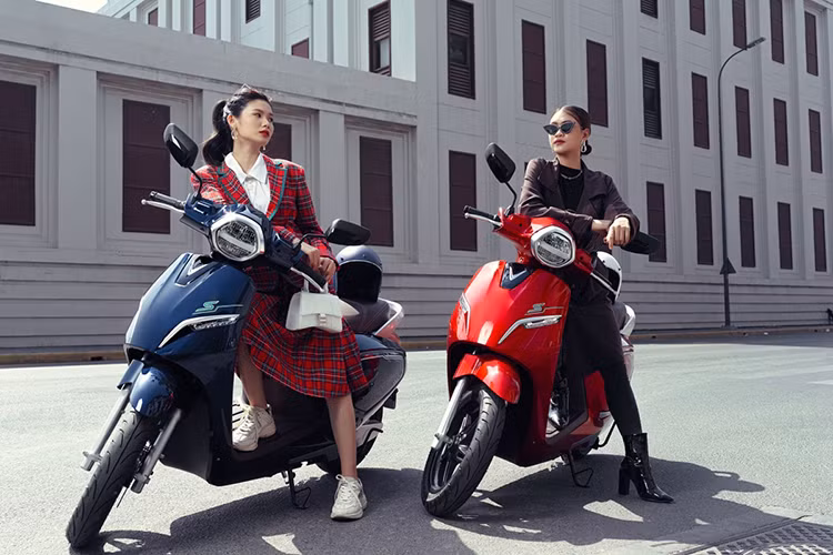 Môi trường làm việc - Bên cạnh những yếu tố đã nêu, khi lựa chọn mua xe tay ga bạn cũng cần quan tâm tới thương hiệu và các chính sách hậu mãi sau này. Ngoài ra, môi trường làm việc cũng là một yếu tố quyết định khi bạn mua một chiếc xe ga nào đó.