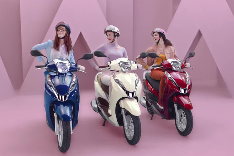 Nếu bạn là người có vóc dáng thấp, nhỏ nên chọn những mẫu xe tay ga thông dụng trên thị trường Việt Nam hiện nay như: Yamaha Janus hay Grande, Honda Vision hoặc Lead, Piaggio Zip...