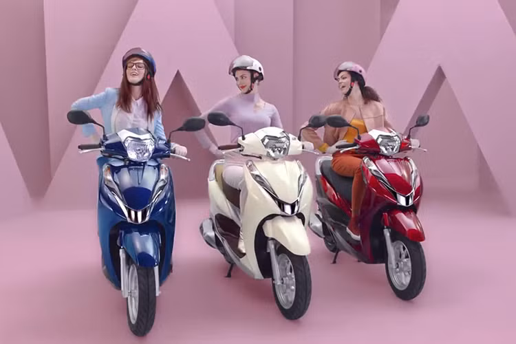 Nếu bạn là người có vóc dáng thấp, nhỏ nên chọn những mẫu xe tay ga thông dụng trên thị trường Việt Nam hiện nay như: Yamaha Janus hay Grande, Honda Vision hoặc Lead, Piaggio Zip...