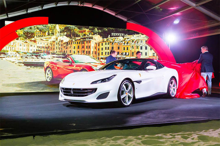 Ital Auto, đại lý chính thức của Ferrari tại Singapore, đã giới thiệu chiếc siêu xe mui trần Ferrari Portofino đến giới nhà giàu tại thị trường giàu tiềm năng này. Như vậy, sau khi mắt tại triển lãm ôtô Frankfurt 2017, siêu xe của thương hiệu "ngựa chồm" đã có mặt tại đảo quốc sử tử.