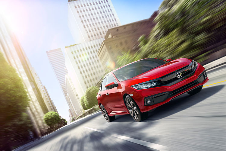 Đặc biệt, với Honda Civic 2019, lần đầu tiên Honda Việt Nam giới thiệu tới khách hàng phiên bản RS hoàn toàn mới, vượt trội về thiết kế, tiện ích và công nghệ, nâng tầm phong cách, bứt phá mạnh mẽ, mang đến những trải nghiệm ấn tượng cho những khách hàng yêu thích các mẫu xe đậm chất thể thao.