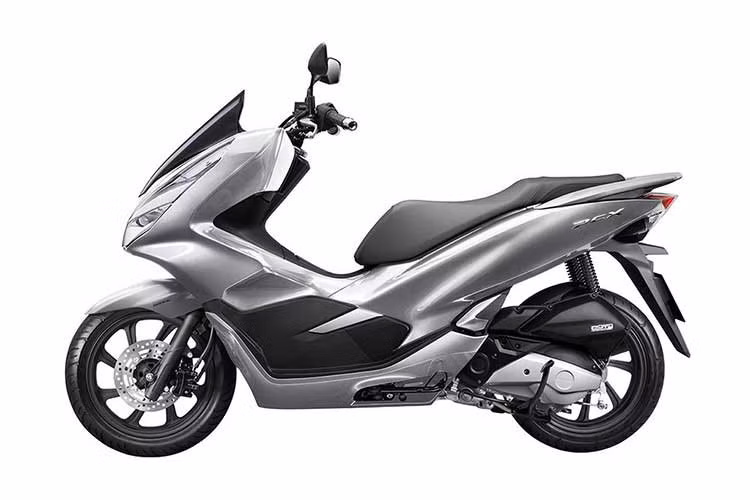 Honda PCX phiên bản 150 thế hệ mới sẽ vẫn giữ ý tưởng về kiểu dáng của các dòng PCX thế hệ trước. Xe được thiết kế lại trông thanh thoát hơn đời cũ, nhưng bên cạnh đó nó cũng được hãng xe máy Honda đưa vào thêm những chi tiết hiện đại và cao cấp để tạo vẻ “linh hoạt và năng động”.