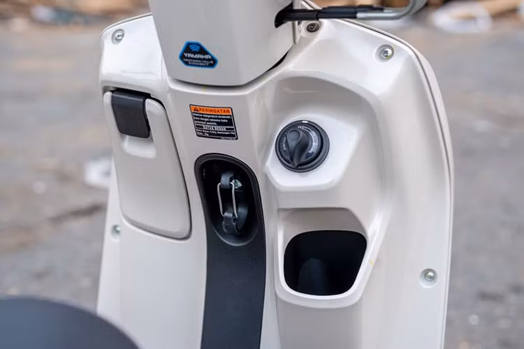 Về kích thước, Fazzio 2025 có thông số chiều dài x rộng x cao tương ứng là 1.820 x 685 x 1.125 mm, trục cơ sở dài 1.280 mm. Các thông số này khá tương đồng với Yamaha Grande – mẫu xe ga đang được phân phối chính hãng tại Việt Nam.