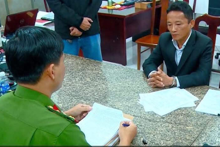 Vào tối nay 13/1, ông Bình đã bị Công an TP Nha Trang (tỉnh Khánh Hòa) khởi tố, bắt tạm giam để điều tra về hành vi Gây rối trật tự công cộng. Quyết định trên đã được VKS cùng cấp phê chuẩn. Cảnh sát khám xét nơi ở của ông Bình tại huyện Cam Lâm, thu giữ thêm 1 cây kiếm và 1 bình xịt hơi cay.