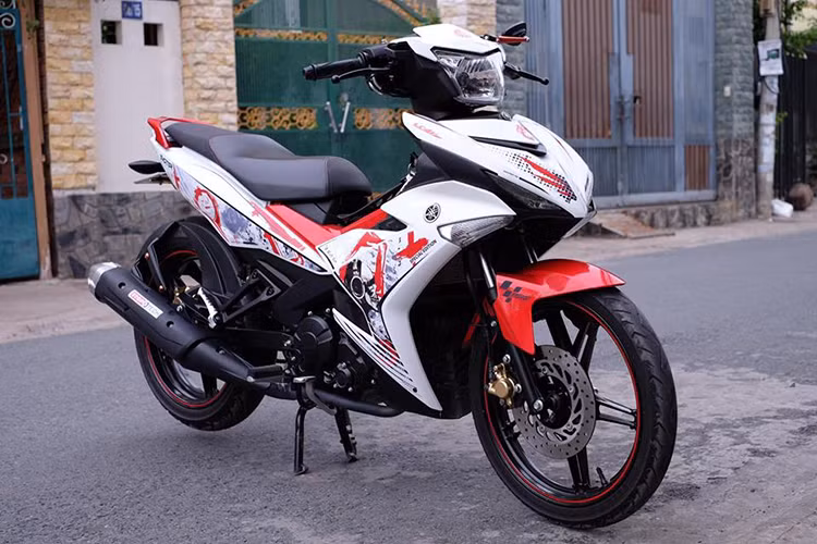 Nếu có sự thay đổi về động cơ, chắc chắn xe Yamaha Exciter mới cũng sẽ có sự thay đổi về giá bán. Tại thị trường Việt Nam, Exciter đang gặp phải sự cạnh tranh từ các đối thủ như Honda Winner 150 hay Raider R150... Việc ra mắt Exciter 155 sẽ tạo ra sự khác biệt so với các đối thủ, giống như việc Yamaha từng ra mắt dòng Exciter 135 trước đó.