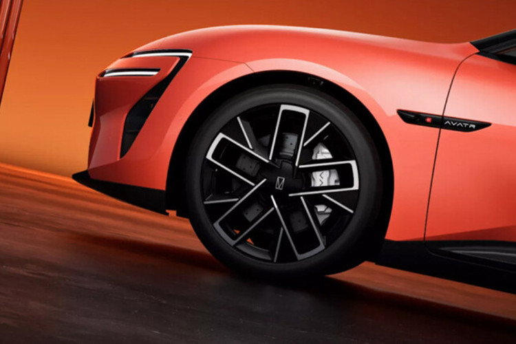 Phiên bản EREV của xe sử dụng bộ pin 31,7 kWh, đủ để cung cấp phạm vi chạy hoàn toàn bằng điện là 170 km. Phiên bản này được trang bị động cơ điện 231 kW với động cơ 1,5 T có công suất 115 kW đóng vai trò là bộ mở rộng phạm vi.