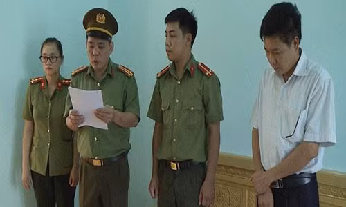 8 thi sinh Son La duoc nang diem la con ai?