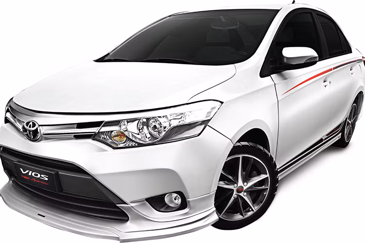 Hãng xe Toyota cũng đã công bố giá chính thức cho phiên bản Vios TRD mới là 644 triệu đồng, nó sẽ có giá cao hơn 22 triệu đồng so với phiên bản Vios 1.5G cao cấp nhất trước đây. Như vậy Vios TRD là phiên bản có giá cao nhất trong dòng Vios tại thị trường Việt Nam.