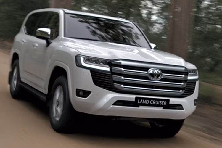 Toyota Việt Nam (TMV) đã chính thức giới thiệu tới khách hàng mẫu xe SUV địa hình được ưa chuộng hàng đầu Toyota Land Cruiser hoàn toàn mới. Mẫu xe này mới chỉ ra mắt thị trường nước ngoài cách đây không lâu và Việt Nam là một trong những quốc gia sớm nhất phân phối Land Cruiser LC300 chính hãng.