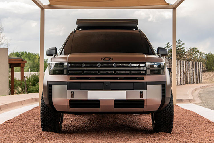 Tại thị trường Hàn Quốc, Hyundai SantaFe 2024 có 2 tùy chọn động cơ, đầu tiên là máy xăng 4 xi-lanh, tăng áp, dung tích 2.5L với công suất tối đa 281 mã lực và mô-men xoắn cực đại 422 Nm. Động cơ này có thể đi với hệ dẫn động 1 cầu hoặc 2 cầu HTRAC.