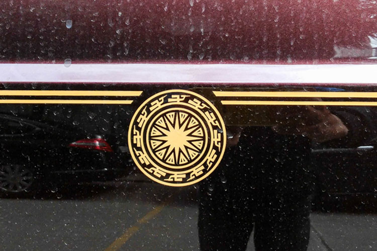 Thông báo của ngân hàng Phương Đông cũng cho thấy, chiếc xe siêu sang Rolls-Royce Phantom Sacred Fire đăng ký lần đầu vào ngày 5/12/2015, biển số 30E-133.88 theo giấy chứng nhận đăng ký ôtô được cấp vào ngày 13/6/2018.