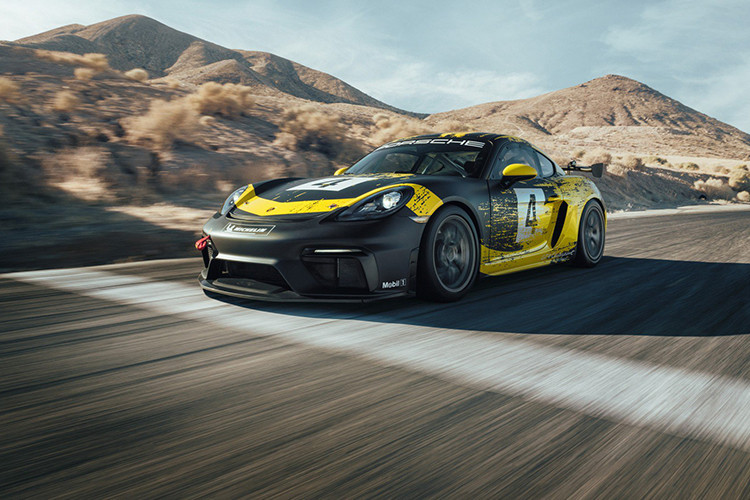 Được thiết kế để thay thế cho phiên bản Porsche Cayman GT4 Clubsport tiền nhiệm, mẫu 718 Cayman GT4 Clubsport thế hệ mới trang bị động cơ 6 xi lanh 3.8L công suất 419 mã lực và mô men xoắn 425 mã lực.