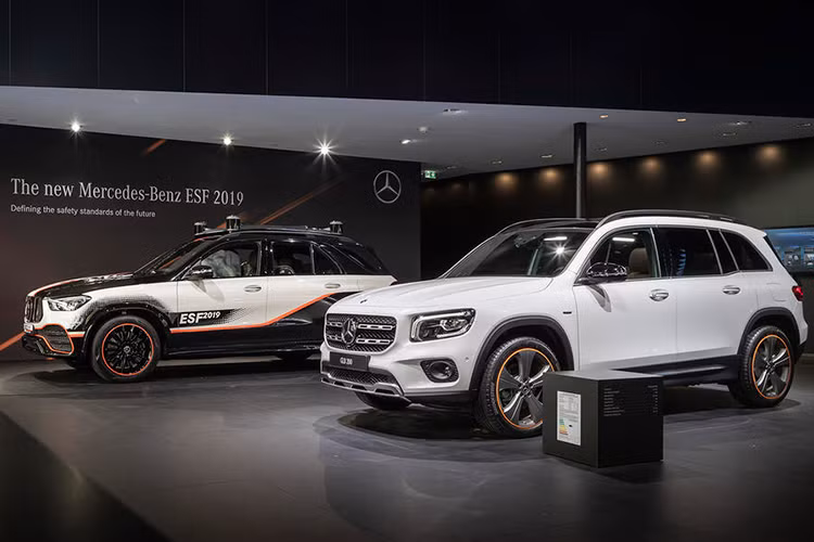 Trên nhiều phương diện, nó mang vai trò một cái nhìn trước của những gì sẽ đến từ hãng xe sang Mercedes-Benz trong thời gian tới, và giờ là lúc thích hợp để trưng bày tại Triển lãm Ô tô Frankfurt 2019.