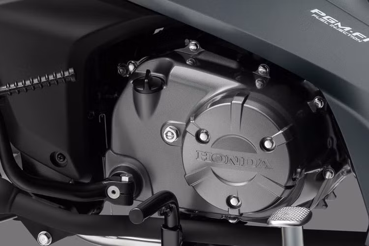 Các chi tiết như tay dắt sau và logo dập nổi chữ “Future 125” được thay đổi màu tạo sự hòa trộn mới. Trên phiên bản mới này, Honda Future chỉ có thay đổi về cách phối màu sắc và tem xe, trong khi đó thiết kế và trang bị của xe vẫn được giữ nguyên.