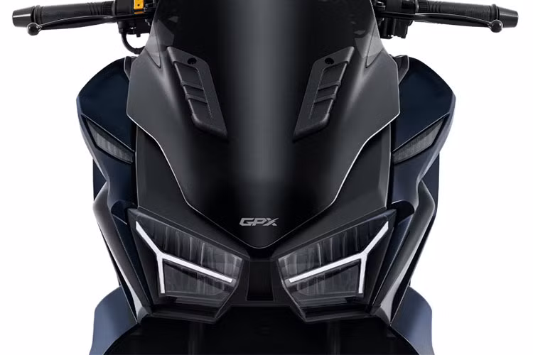 Theo các hình ảnh thông tin đã đăng tải trước đó, mẫu xe ga SYM Jet X 150 thế hệ mới này sẽ mang thiết kế thể thao, hầm hố và hiện đại.