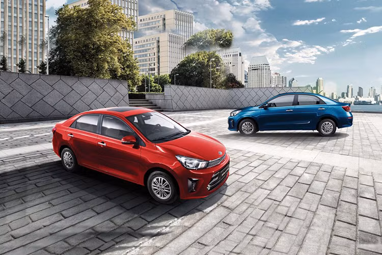 Theo chia sẻ của một số tư vấn bán hàng, mẫu xe giá rẻ Kia Soluto - một cái tên hoàn toàn mới lạ với thị trường Việt - sẽ được đưa về nước ta trong thời gian tới để chia miếng bánh trong phân khúc sedan cỡ B cùng các cái tên nổi trội như Toyota Vios, Hyundai Accent hay Honda City.