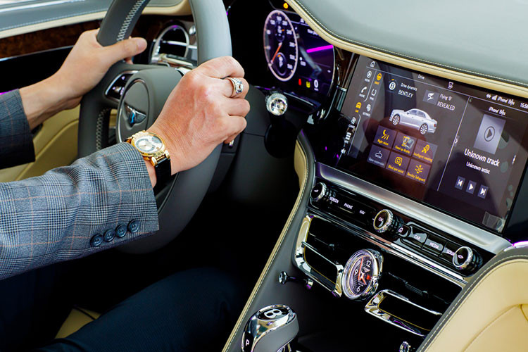 Chi Bảo được biết đến trong các vai trò như diễn viên điện ảnh, diễn viên kịch, người dẫn chương trình, giám khảo và còn là 1 doanh nhân có tiếng, trong cuộc sống hôn nhân, anh đã trải qua 2 đời vợ.