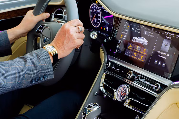 Chi Bảo được biết đến trong các vai trò như diễn viên điện ảnh, diễn viên kịch, người dẫn chương trình, giám khảo và còn là 1 doanh nhân có tiếng, trong cuộc sống hôn nhân, anh đã trải qua 2 đời vợ.