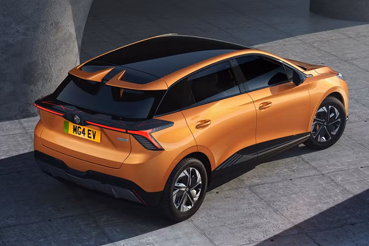 Mẫu xe điện này có phạm vi hoạt động dao động từ 350 - 520 km tùy cấu hình. MG4 EV chính thức ra nhập thị trường Việt từ tháng 6/2024 với 2 phiên bản DEL và LUX đi cùng mức giá lần lượt 828 triệu đồng và 948 triệu đồng.