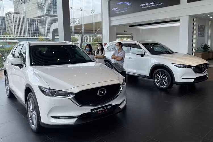 Thi truong oto Viet giam manh doanh so ban xe trong thang 8/2024