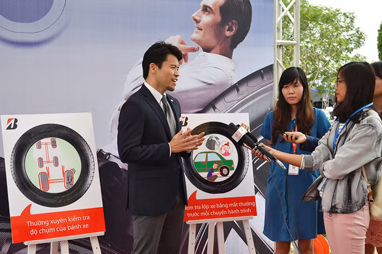 Theo đại diện Ban tổ chức, chương trình sẽ cung cấp đầy đủ các thông tin kỹ thuật chuyên sâu về cách chăm sóc, bảo dưỡng xe. Bên cạnh đó, phong cách phục vụ, tư vấn chuyên nghiệp và toàn diện của các kỹ thuật viên sẽ đem đến sự hài lòng cho các khách hàng.